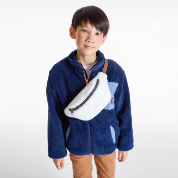 حقيبة خصر من صوف الشيربا باللون البيج الفاتح، للفتيات